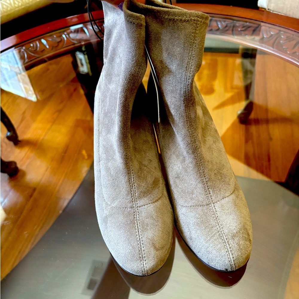 Brand new with tags Uniqlo slip on heels